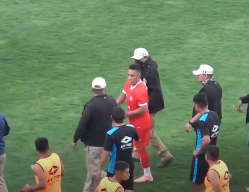 Seguridad Resguarda a Cueva en el estadio